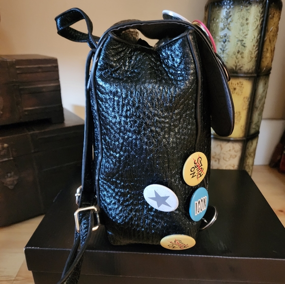 Danielle Nicole Disney Cruella Backpack 🎒 NWT - Picture 7 of 16